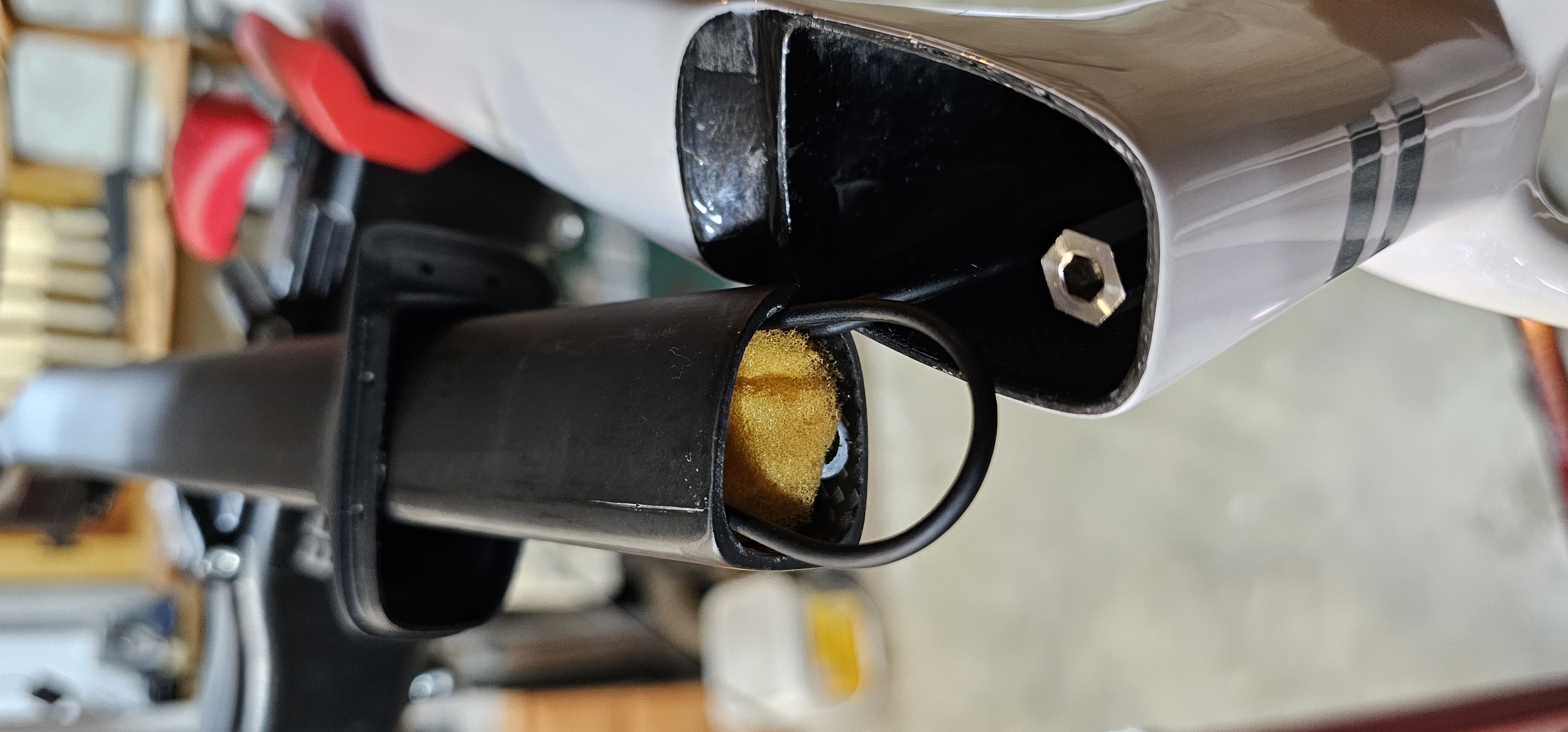 Wedging the battery module